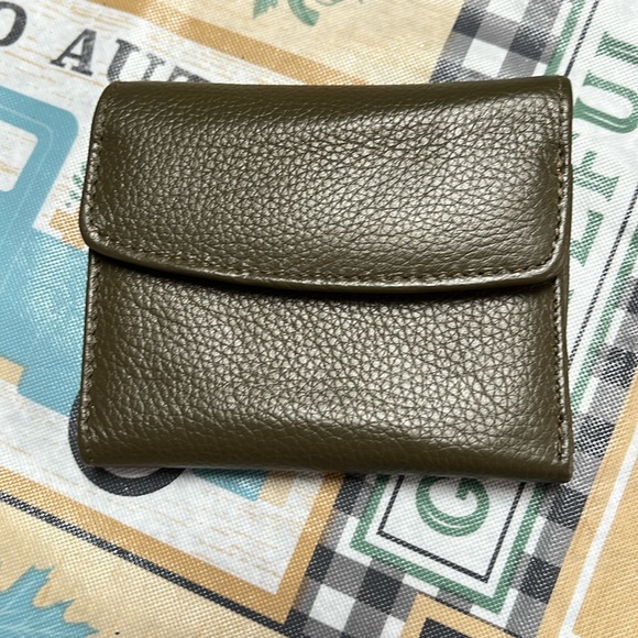 Buxton Handbags - Buxton Small Genuine Leather Exterior Green Tri-fold Wallet